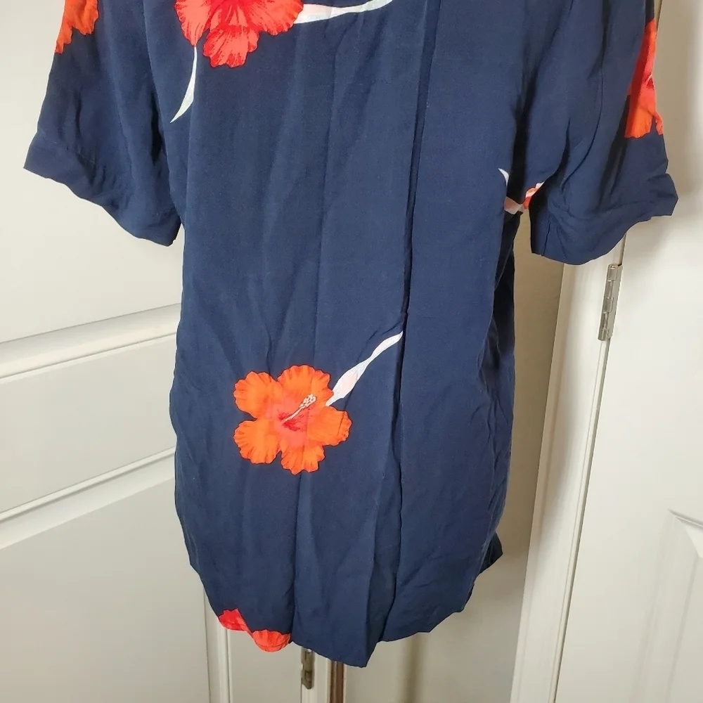 NWT BANANA REPUBLIC Men's Standard Fit Rayon Vacation Shirt Size Small Blue